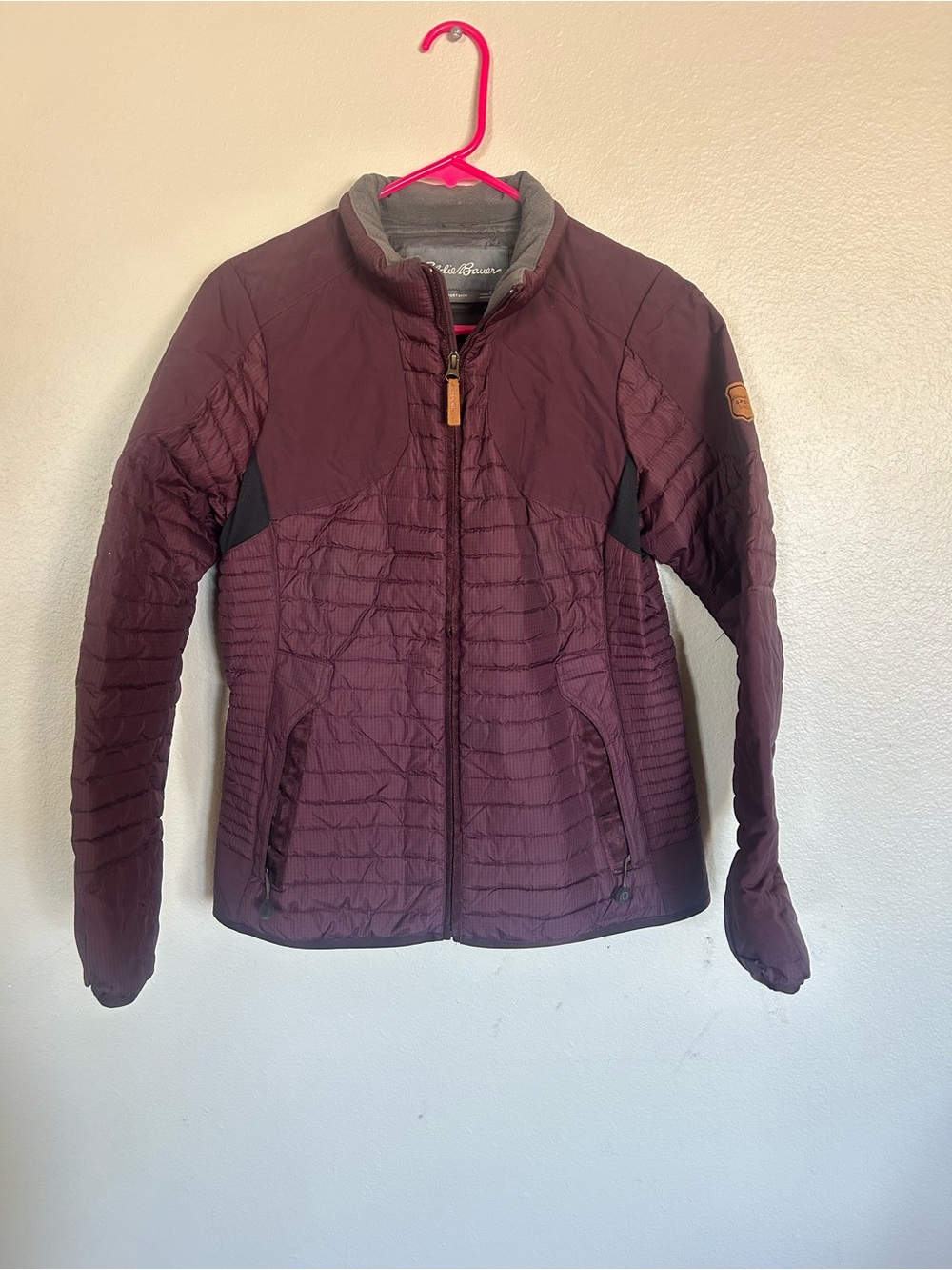 Eddie Bauer Stormdown 700 Women's Small Plum Puffer Jacket Full Zip Activewear